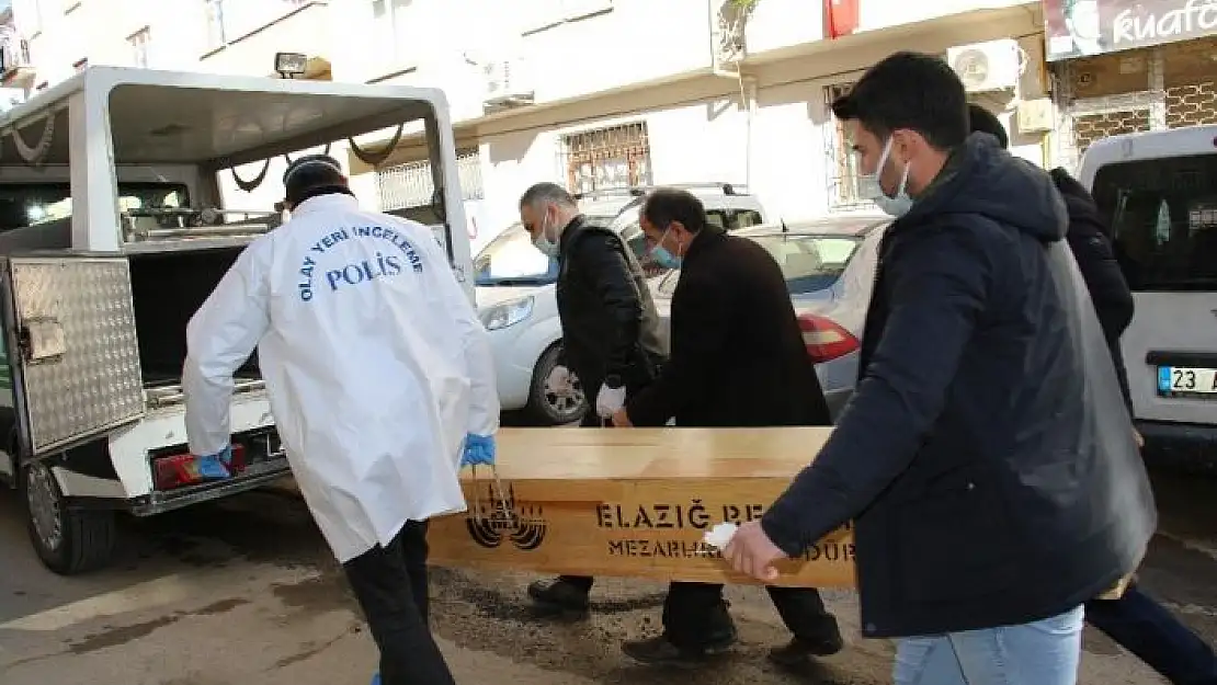 'Yaşlı adam evinde ölü bulundu, ondan geriye  köpeği kaldı'