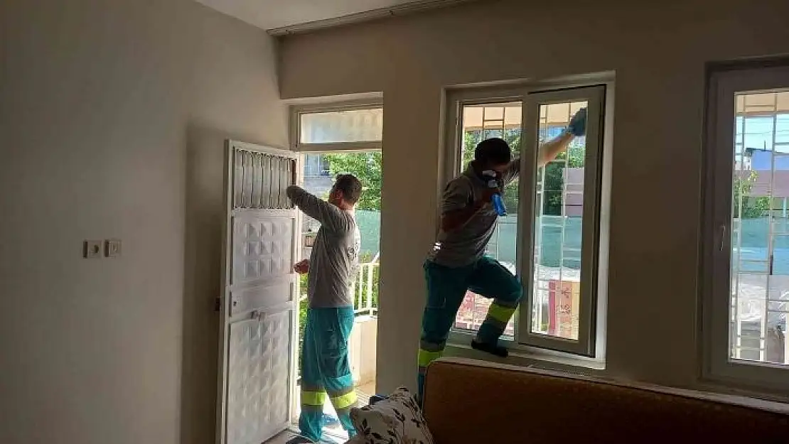 'Yaşlı çiftin evi belediye tarafından temizlendi'