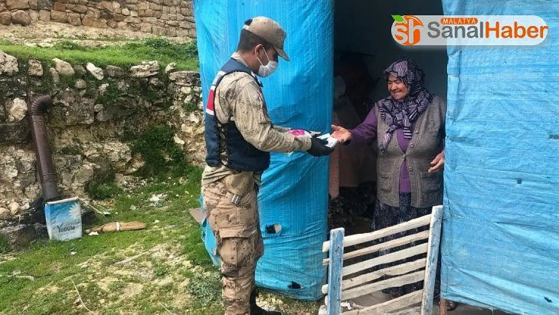 Yaşlıların yardımına ekipler koşuyor