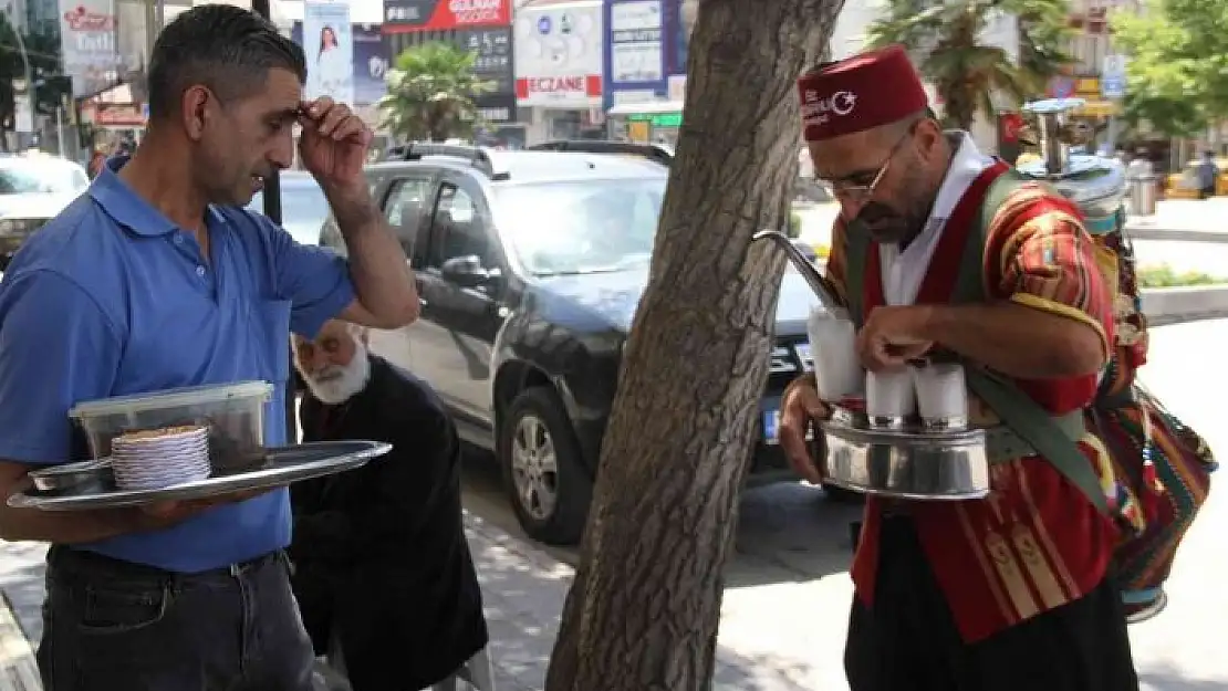 'Yaz mevsiminde bin derde deva `meyan şerbetine´ ilgi arttı'