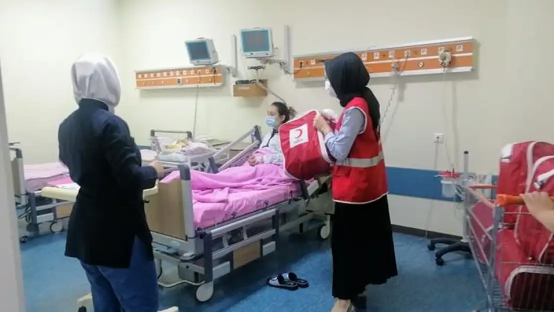 'Yeni doğan bebeklerin ilk hediyesi Kızılay´dan'