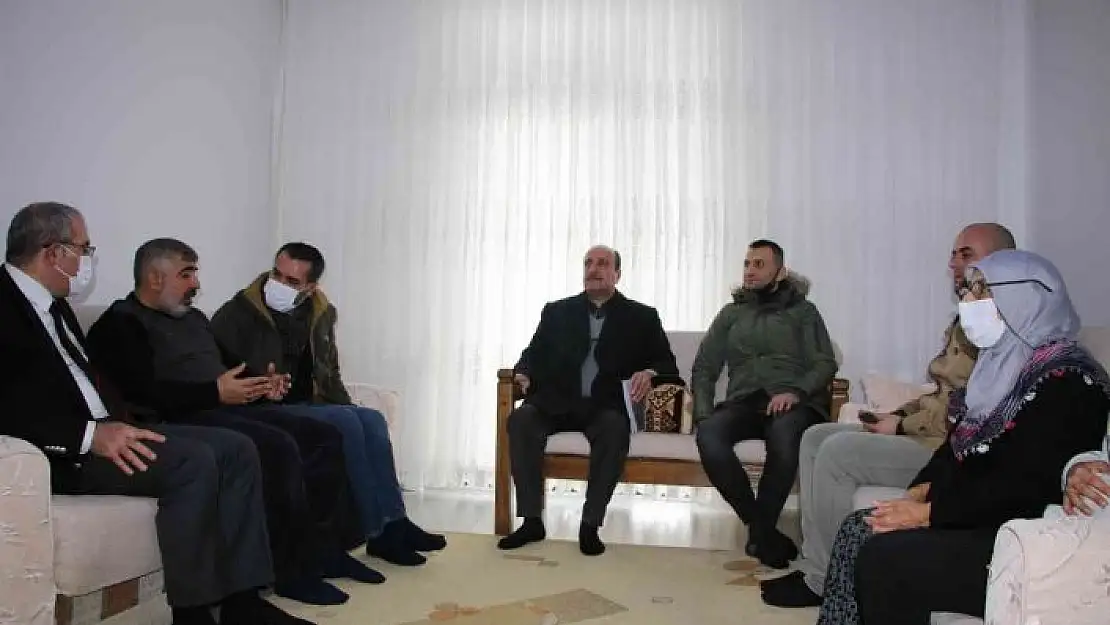 'Yeni evlerine kavuşan depremzede: ''Konutlar, gerçekten muazzam. Devletimize ne kadar teşekkür etsek azdır'''