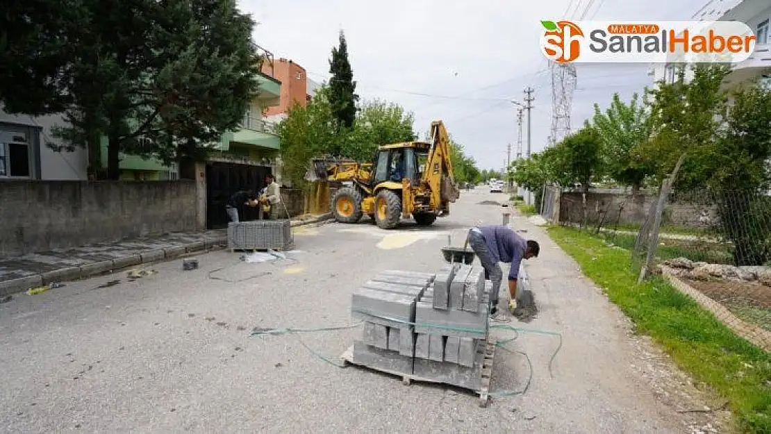 Yeni Mahallede kaldırım çalışması