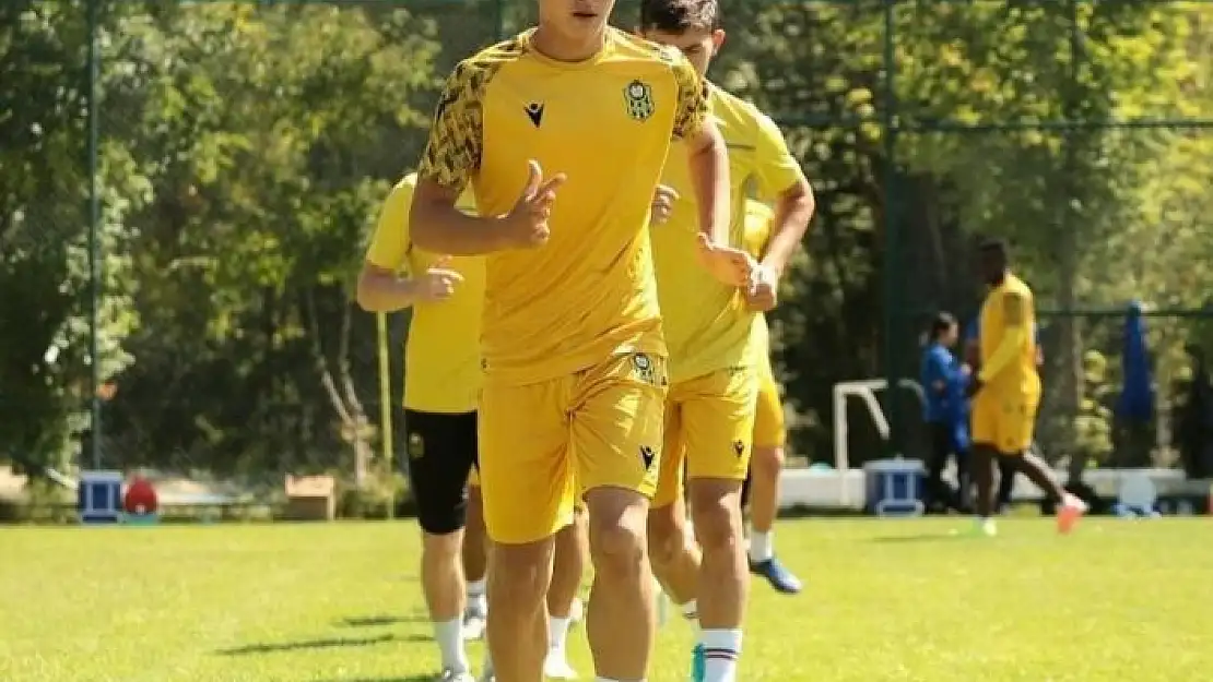 'Yeni Malatyaspor´da genç Burak Efe ile profesyonel sözleşme imzalandı'