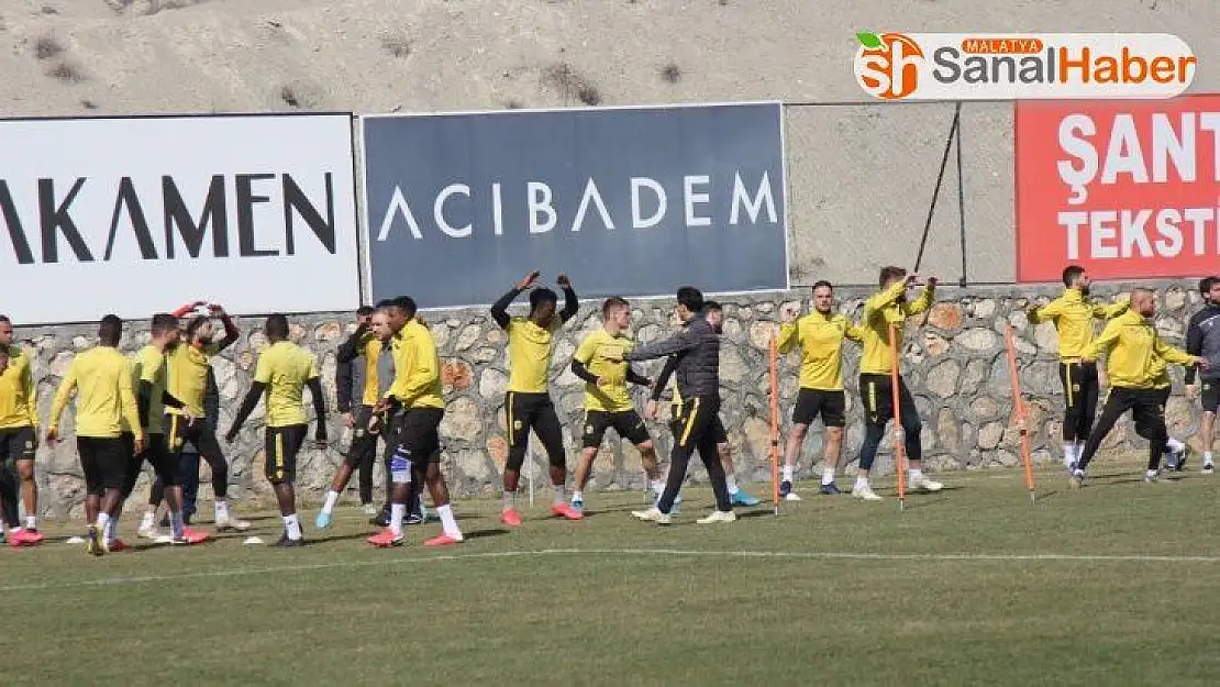 Hikmet Karaman´dan ilk antrenman