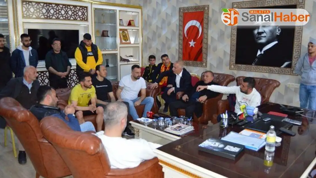 Yeni Malatyaspor'da taraftardan tesislere moral ziyareti