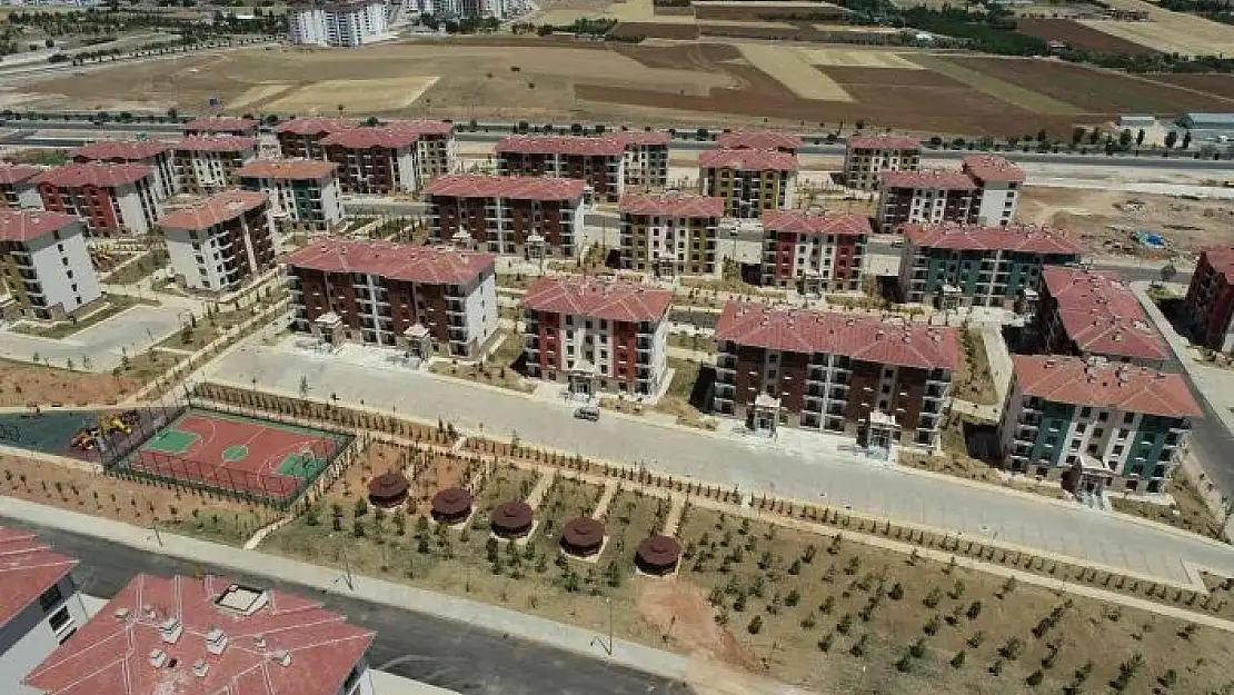 'Yeni yuvalarına kavuşan deprem mağdurları: ''Evler 5 yıldızlı otel gibi'''