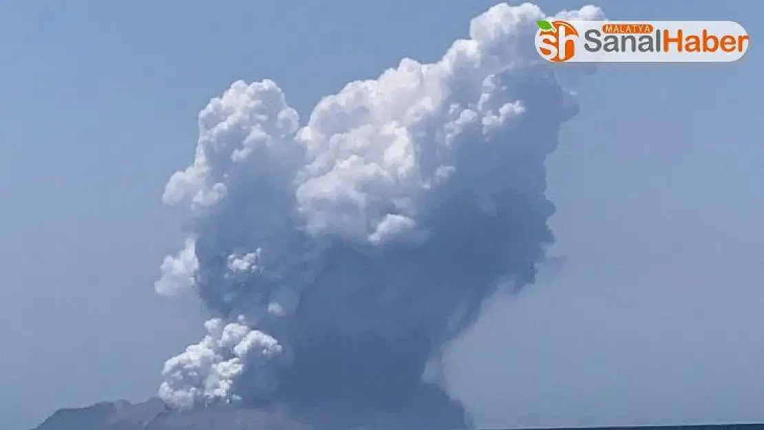 Yeni Zelanda'da yanardağ patladı: 1 ölü