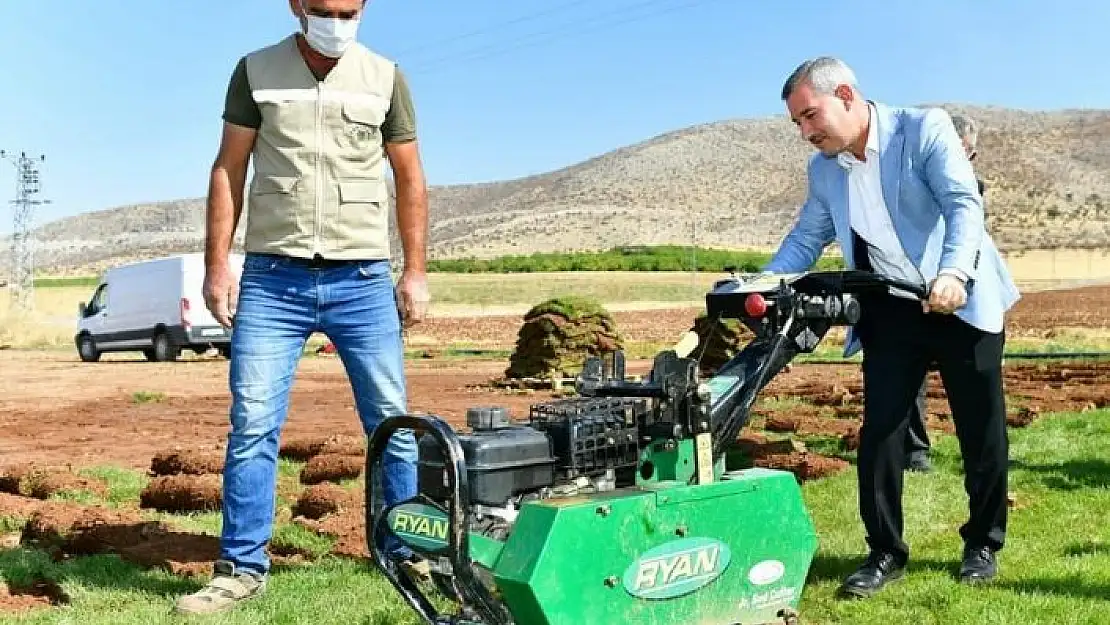 'Yeşilyurt Belediyesi rulo çim üretiminde hedeflerinin üzerine çıktı'