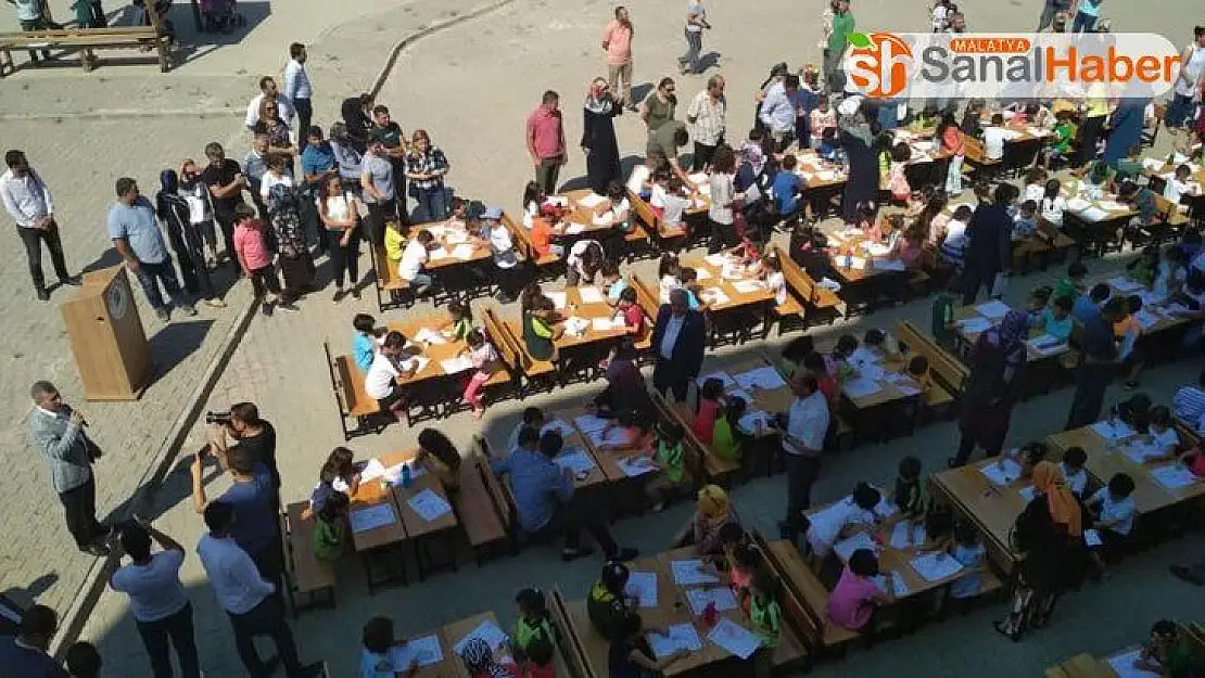 Yeşilyurt Belediyesinden okula yeni başlayan öğrencilere sürpriz