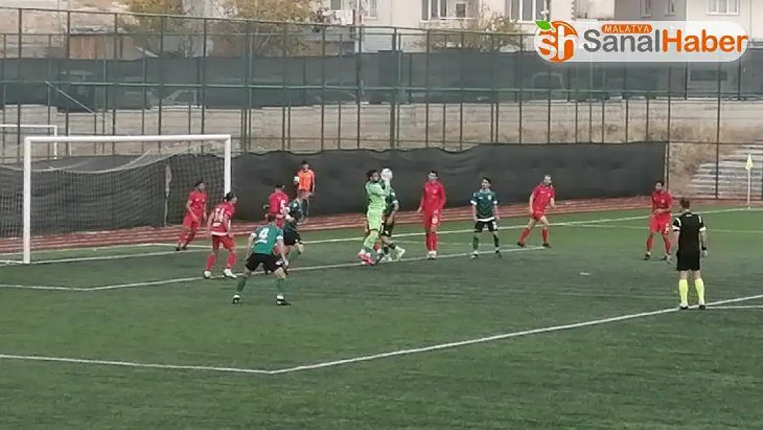 Yeşilyurt Belediyespor sahasında 4-2'lik skorla kazandı