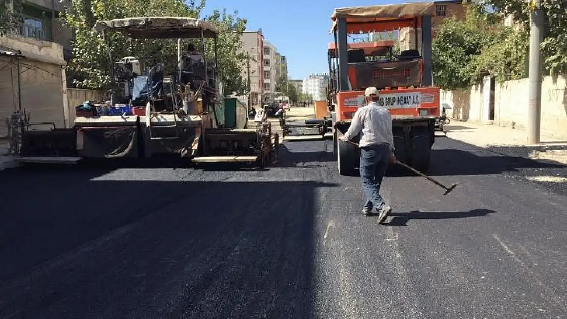 'Yeşilyurt Caddesi asfaltlanıyor'
