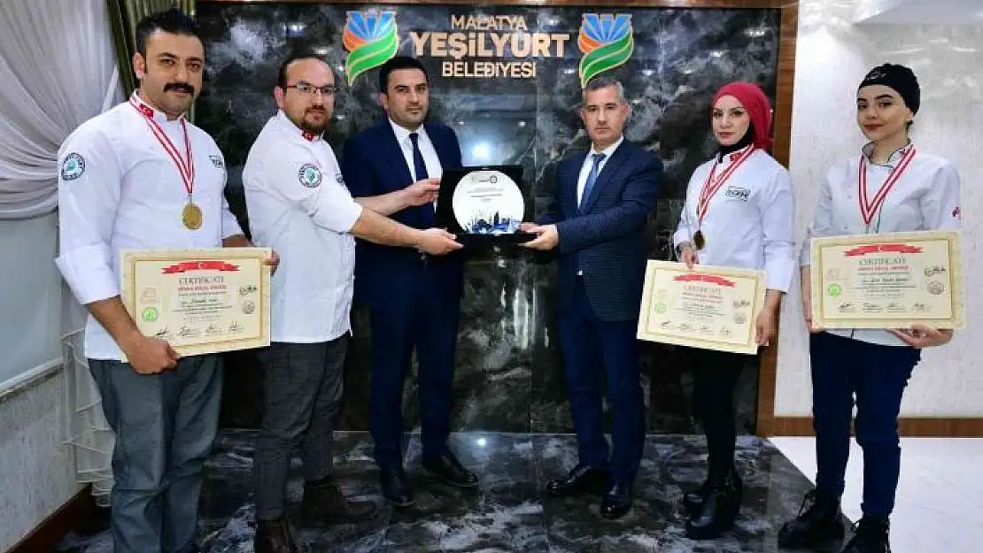 'Yeşilyurt lezzetleri 7.Dünya Helal zirvesine damga vurdu'