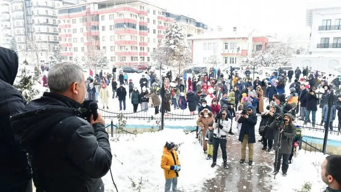 'Yeşilyurt´ta düzenlenen `1.kartopu ve kardan adamlar şenlikleri´ renkli anlara sahne oldu'