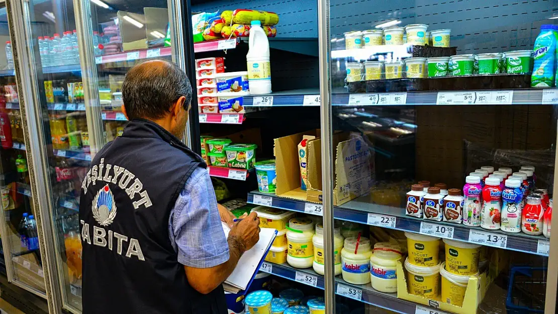 Yeşilyurt'ta halk sağlığını tehdit eden ürünlere geçit verilmiyor