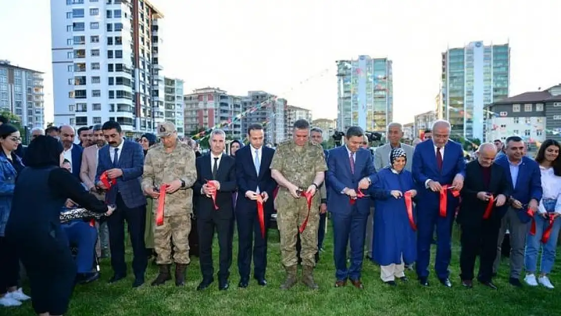 'Yeşilyurt´ta Şehit Semih Özbey Parkı´nın açılışında duygusal anlar'