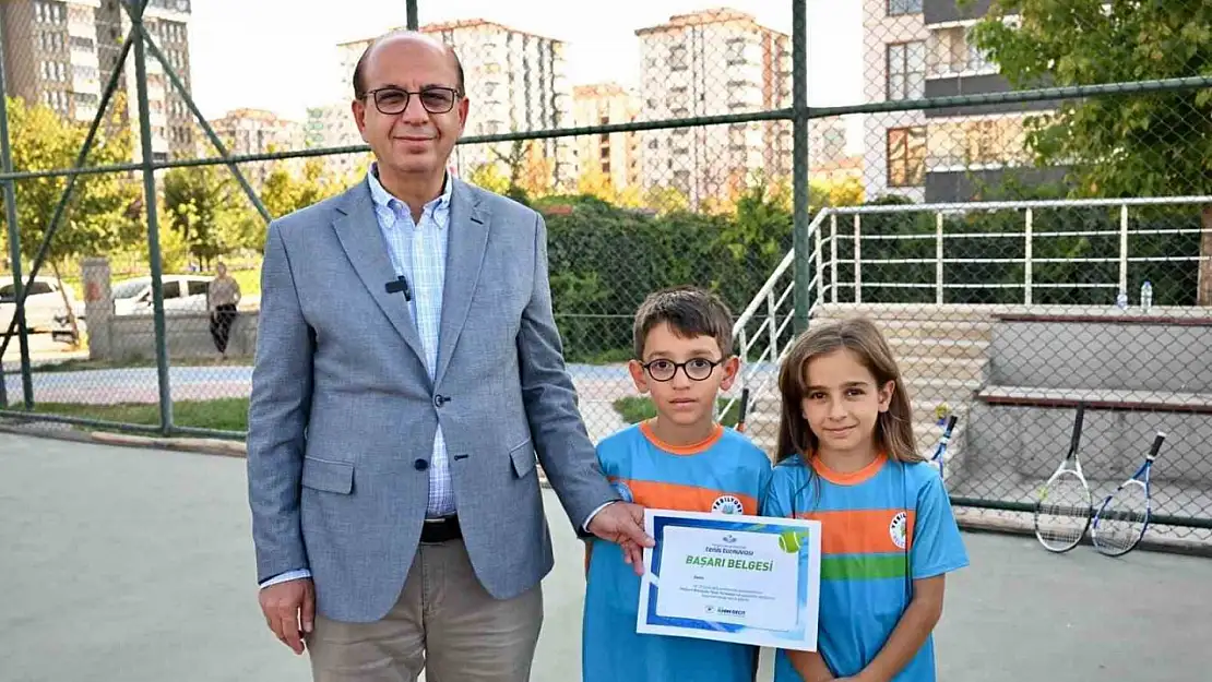 Yeşilyurt'ta tenis turnuvası heyecanı yaşandı