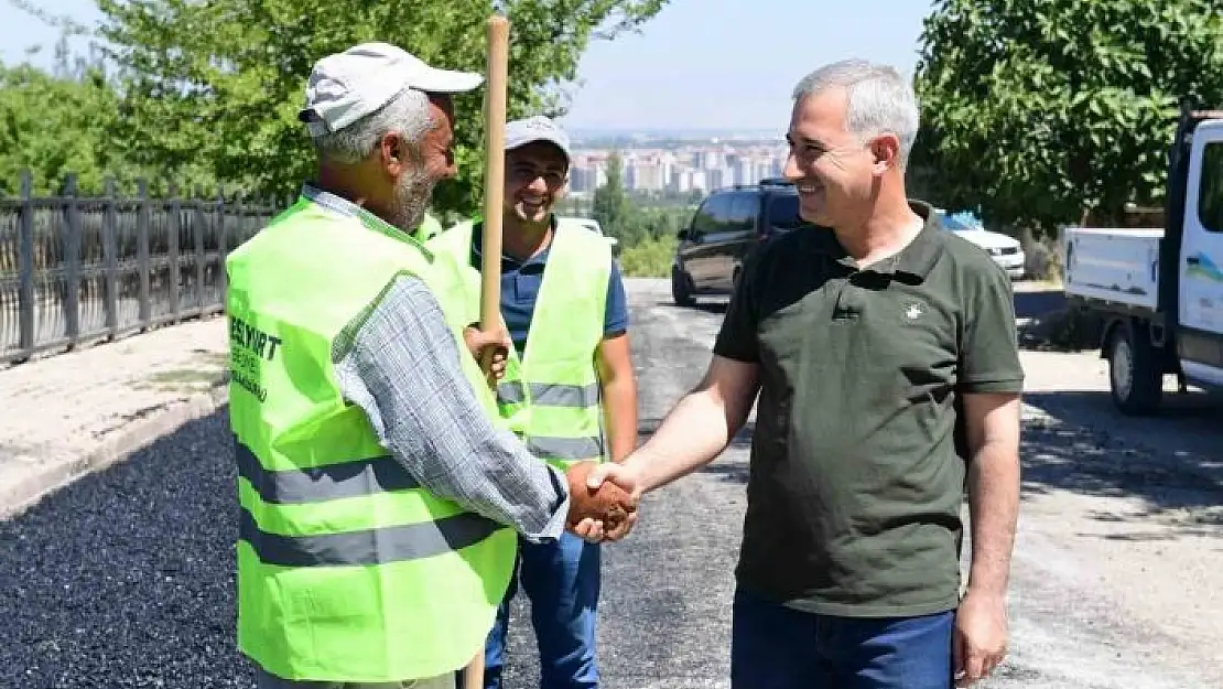 'Yeşilyurt´ta yol çalışmaları hız kesmeden devam ediyor'