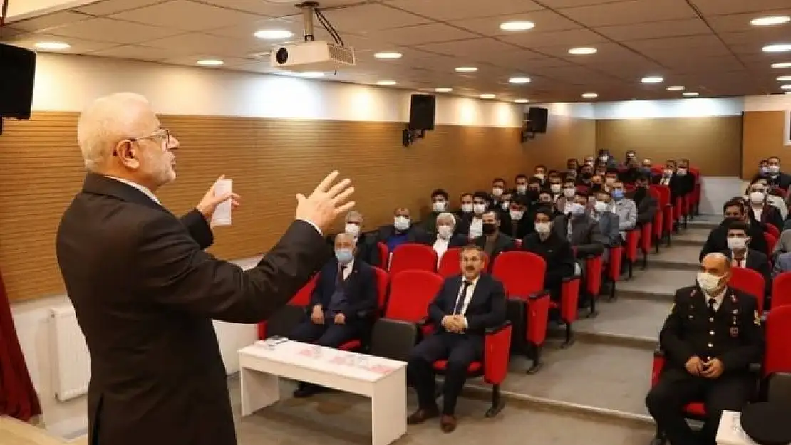 'Yıldızeli´nde din görevlilerine konferans verildi'