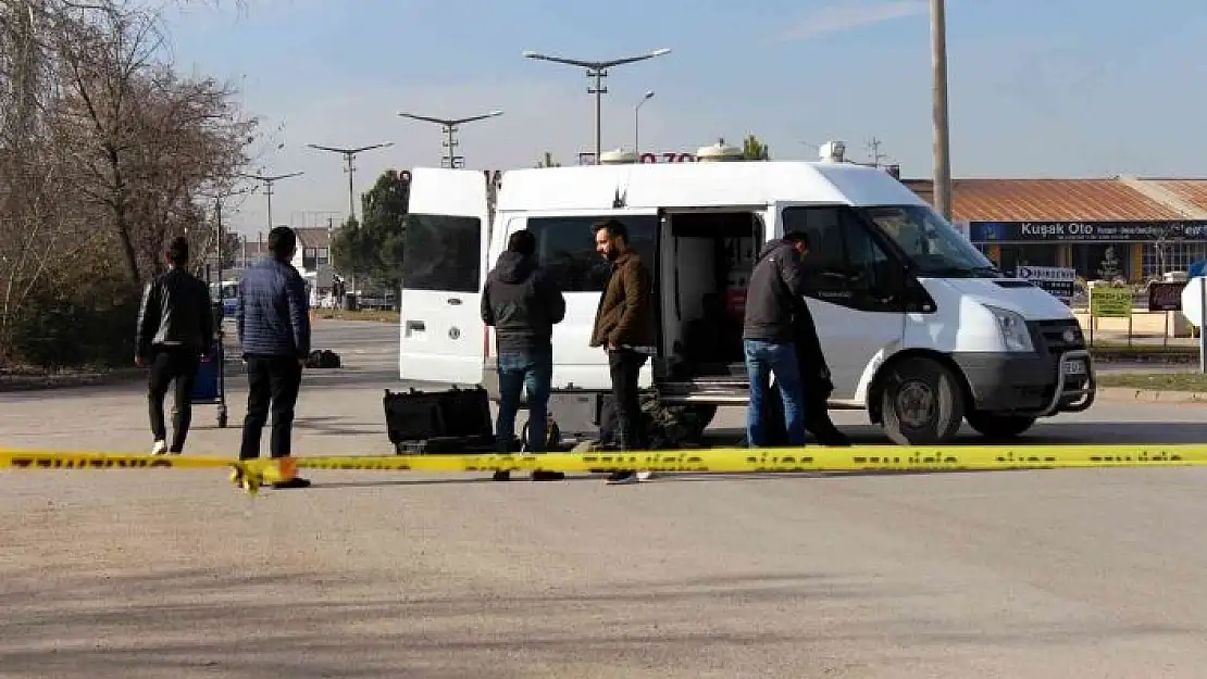 'Yol ortasındaki çanta ekipleri alarma geçirdi'