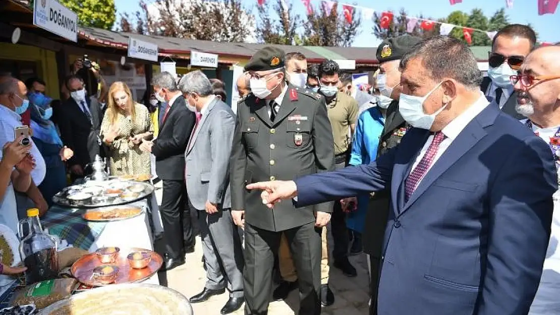 'Yöresel yemek ve ürünler sergilendi'