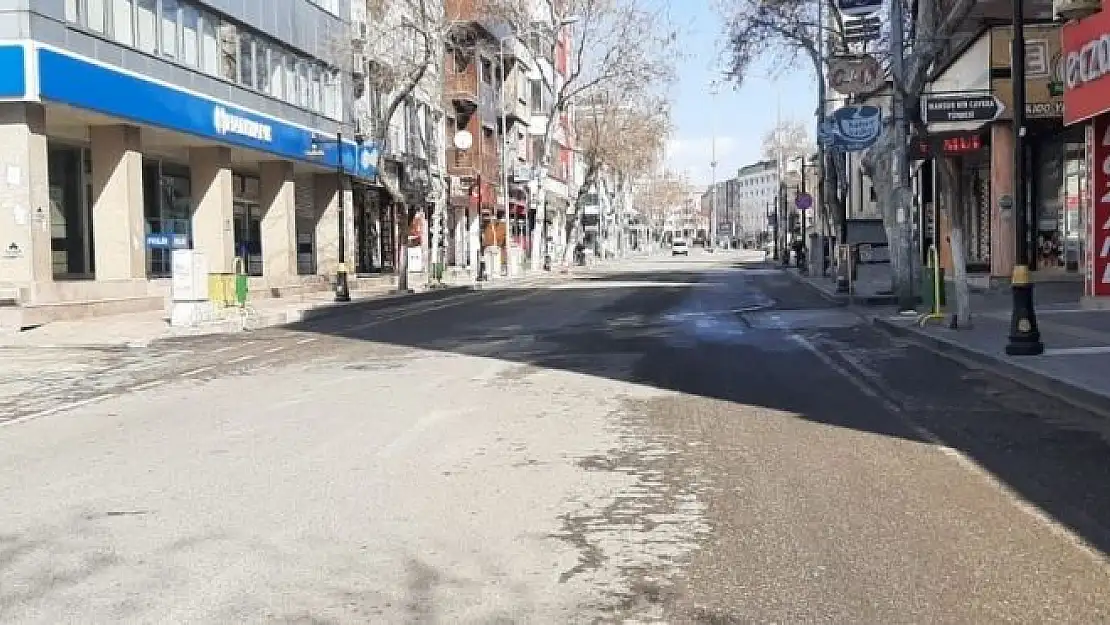 'Yüksek riskli iller arasındaki Adıyaman´da cadde ve sokaklar boş kaldı'