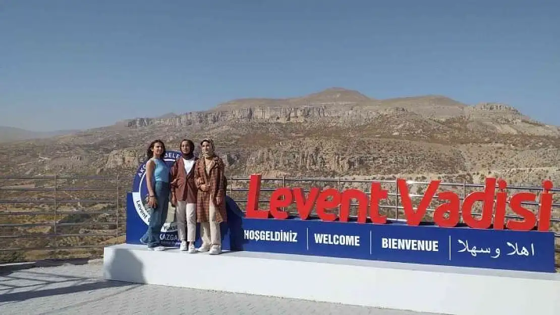 'Yurtta kalan öğrencilere gezi motivasyonu'