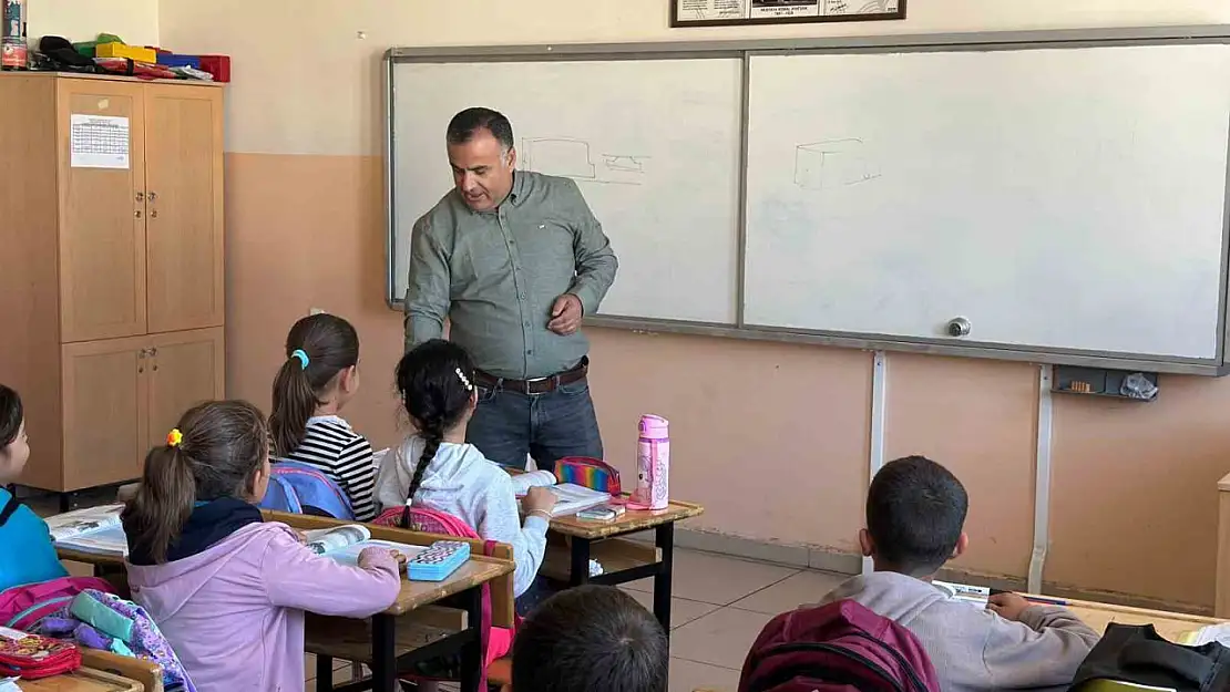 Yusuf öğretmen aldığı 'Heimlich' eğitimi ile öğrencisini ölümden kurtardı