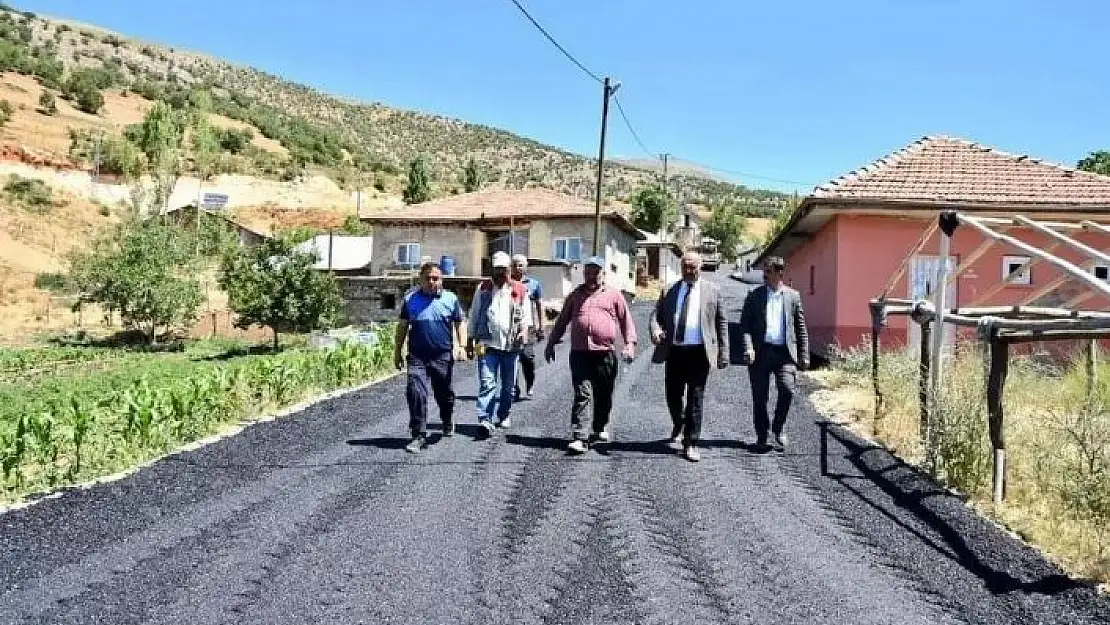 'Zelyurt, asfalt çalışmalarını yerinde inceledi'