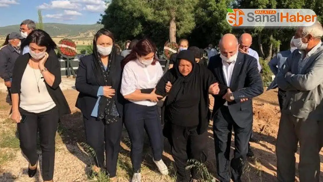 Zeynep'in acılı annesi: 'Kızımın kalemleri, kitapları kaldı'
