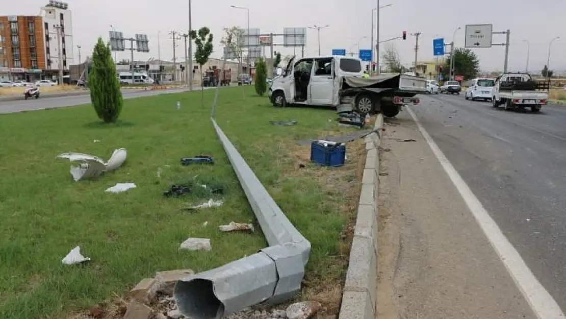 'Zincirleme kazada 2 kişi yaralandı'