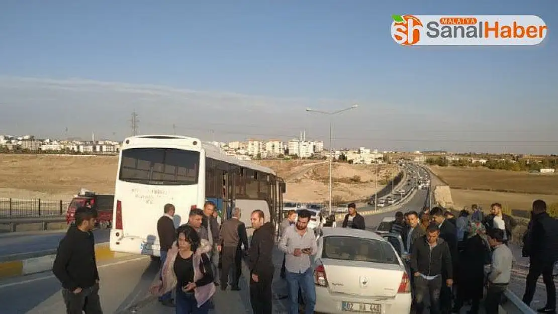 Zincirleme trafik kazasında 5 araç bir birine girdi: 1 yaralı