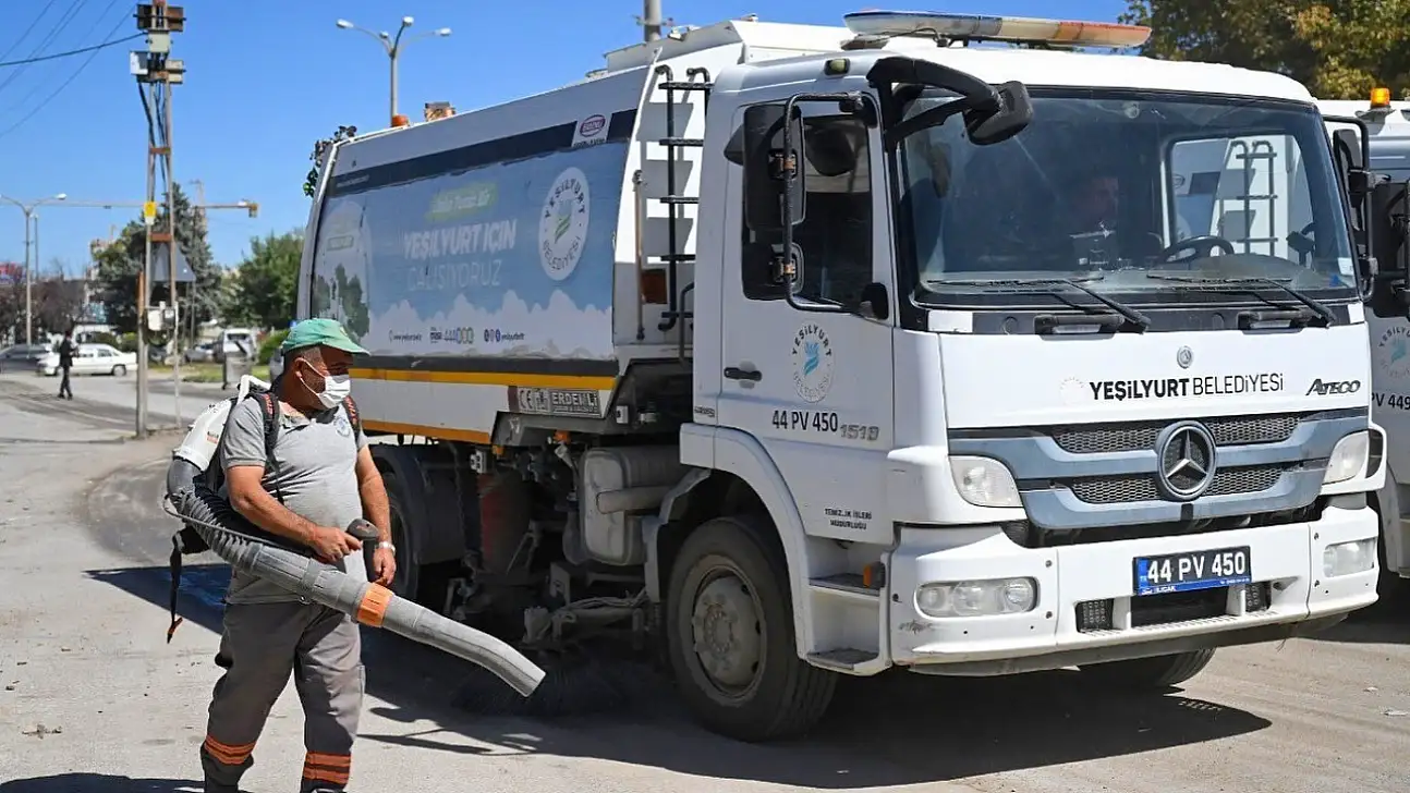 Yeşilyurt Belediyesi'nin temizlik seferberliği sürüyor