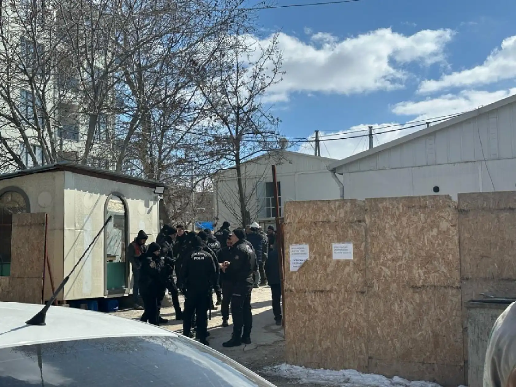 Malatya'da 60 kişi taş ve sopalarla birbirine girdi