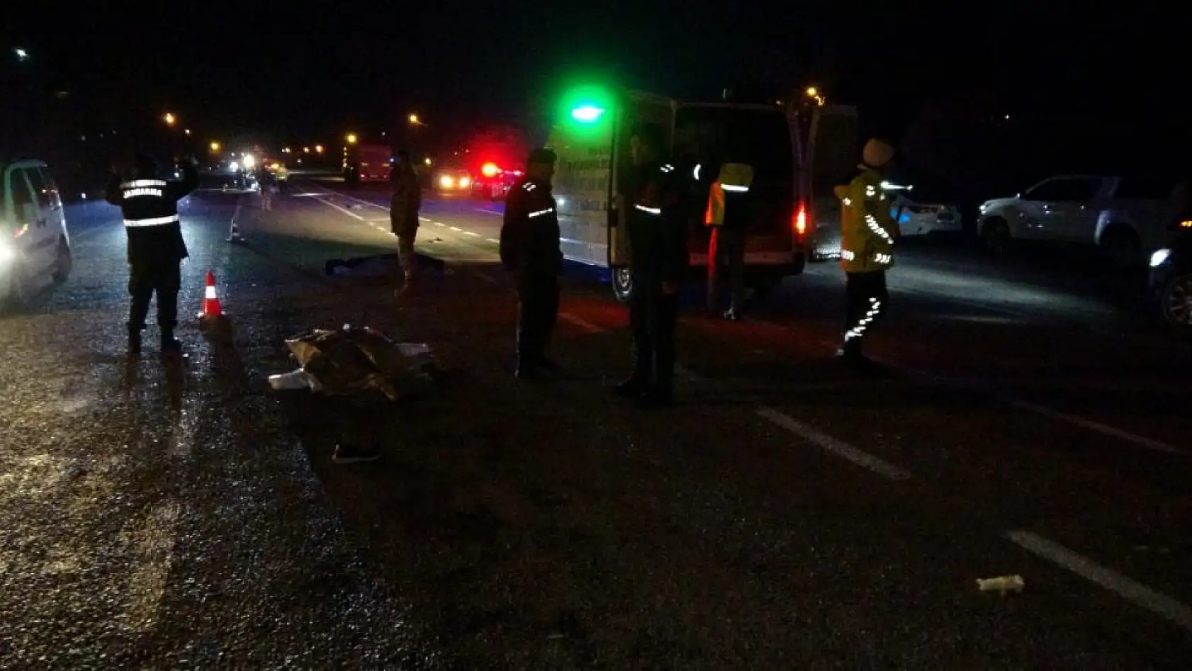 Malatya'da Yolun karşısına geçmeye çalışanlara çarpıp kaçtı: 2 ölü, 1 yaralı