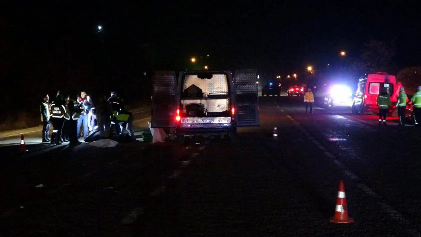 Malatya'da Yolun karşısına geçmeye çalışanlara çarpıp kaçtı: 2 ölü, 1 yaralı