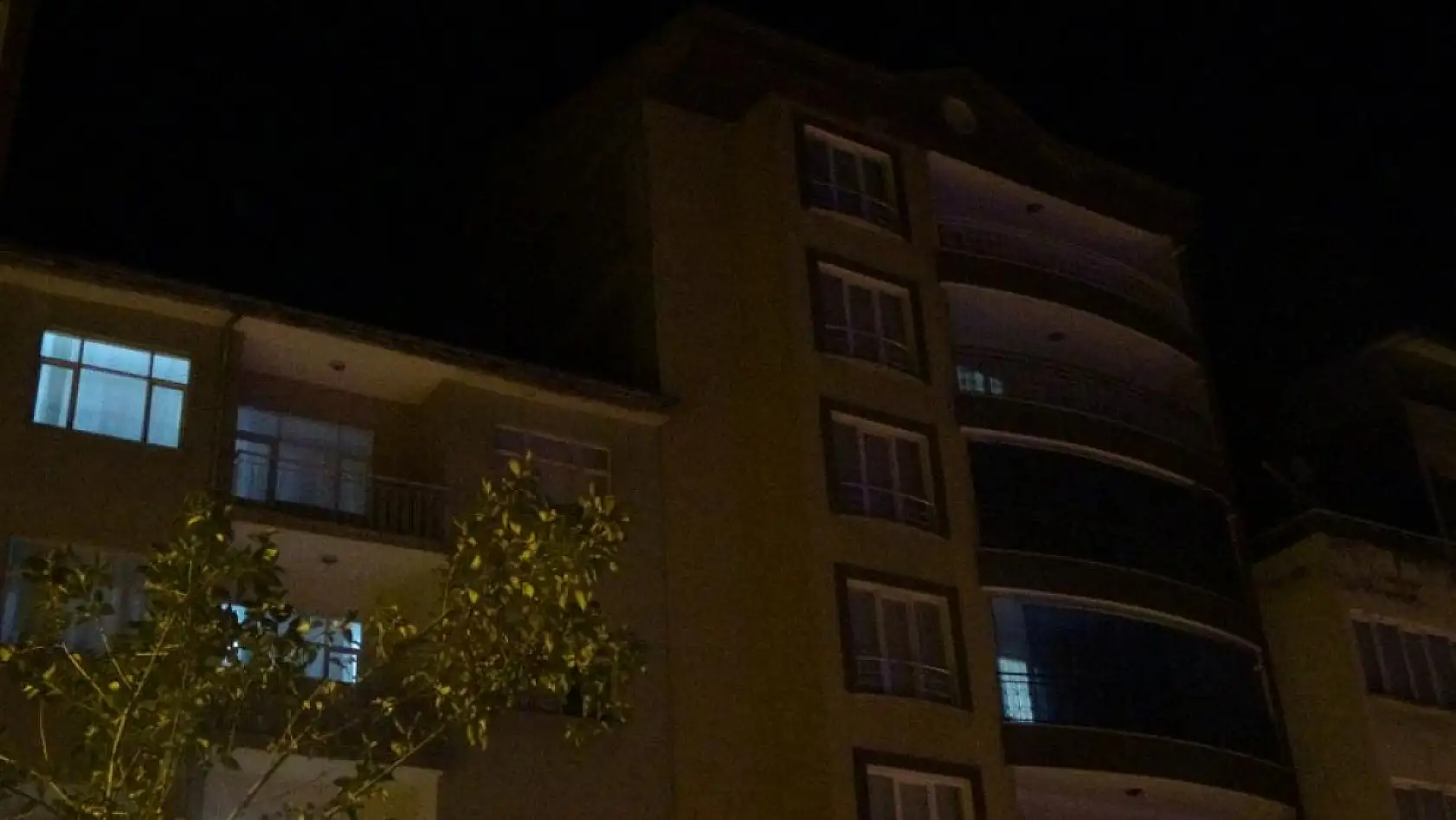 Malatya'da 6'ncı kattan düşen kadın ağır yaralandı