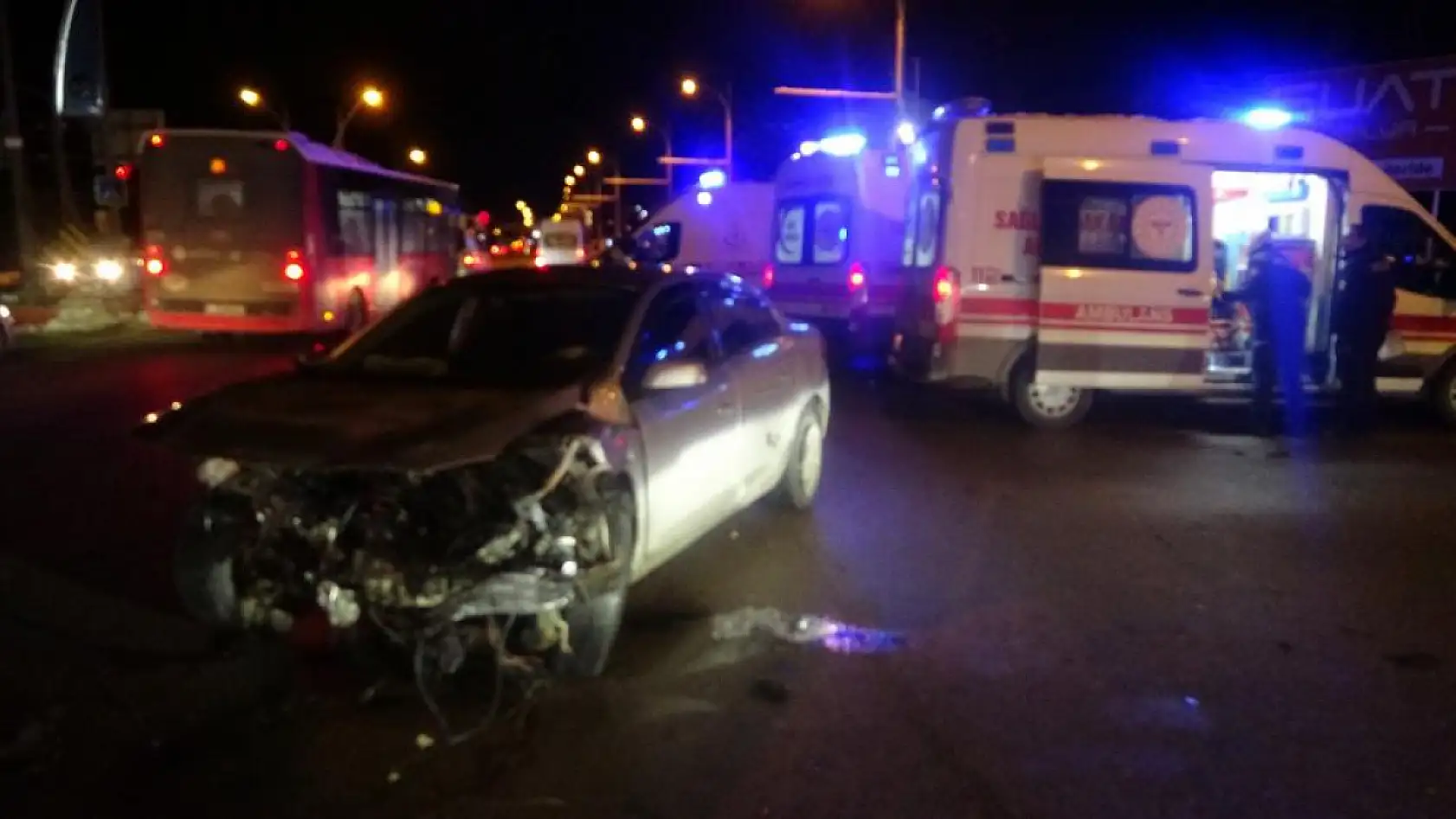 Malatya'da iki araç çarpıştı: 5 yaralı