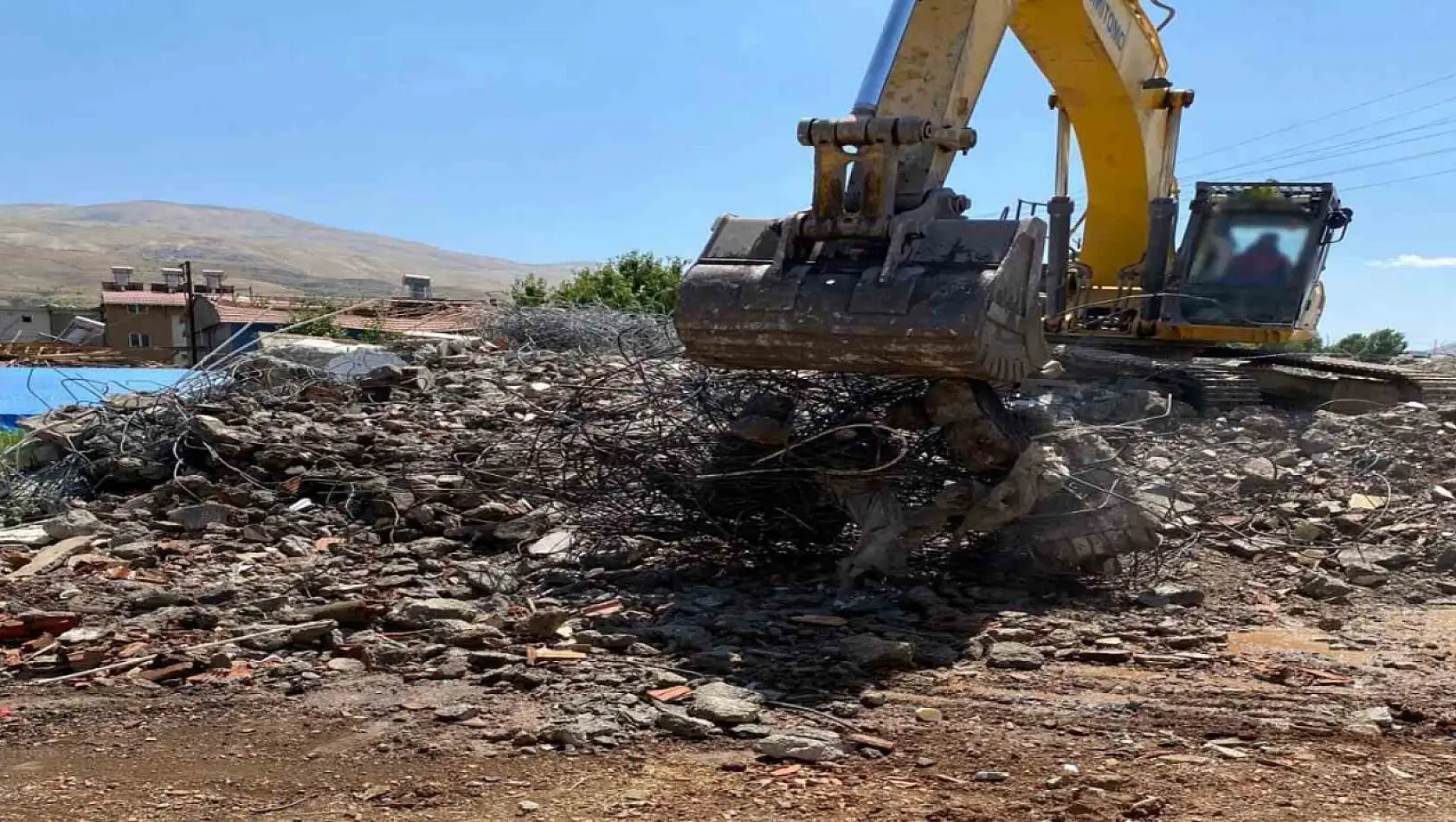 Deprem bölgesi Malatya'da yıkım yolsuzluğu: 5 tutuklama