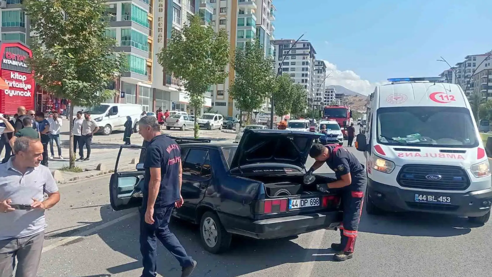 Malatya'da iki ayrı kazada 4 kişi yaralandı