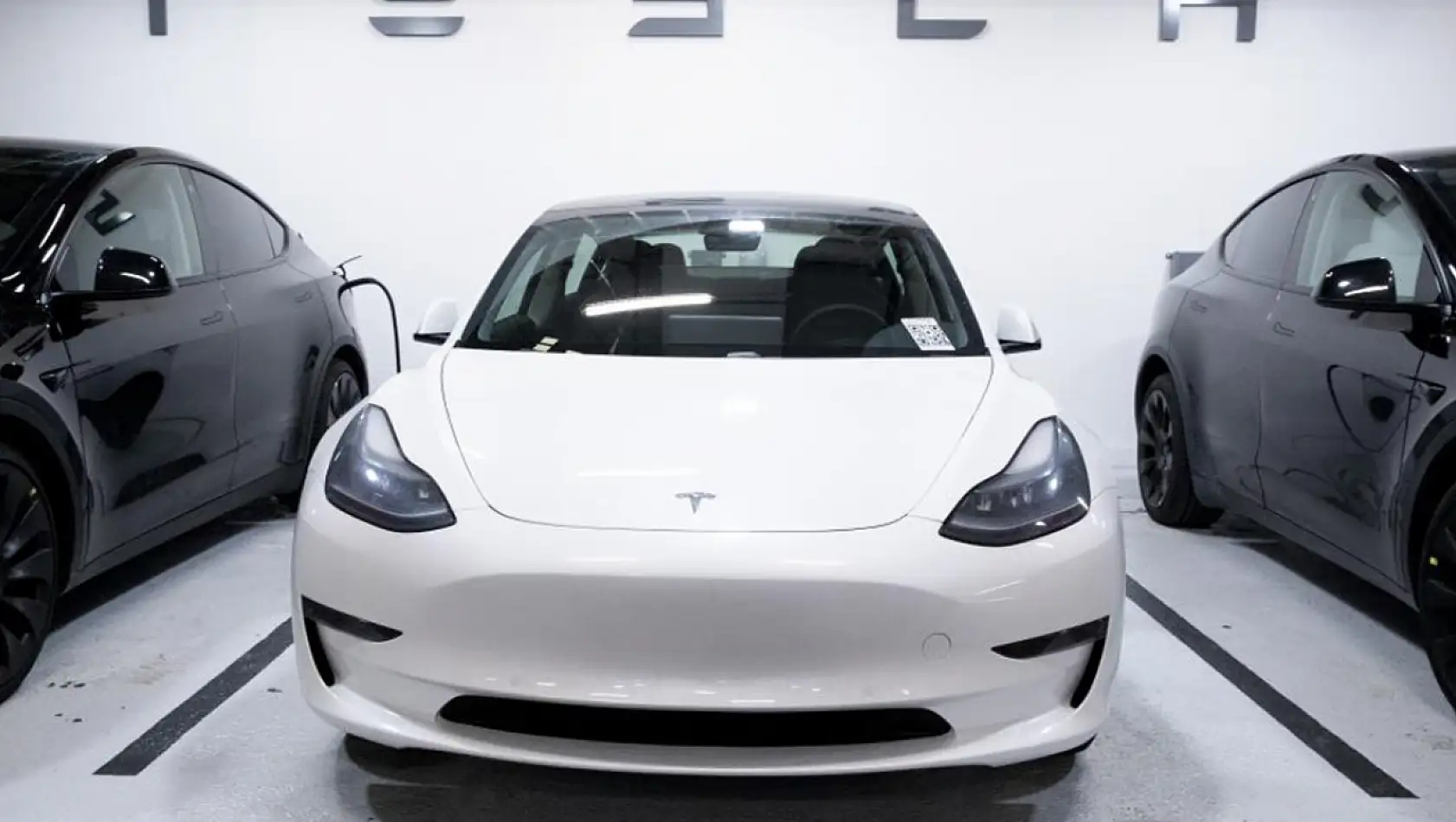 Malatya'da Tesla marka araç alev aldı: 2 hemşire yanarak can verdi