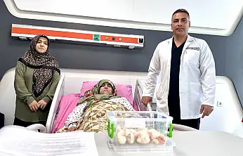 15 Yıl Diz Ağrısı Çekti, Dizinden 24 Taşlaşmış Tümör Çıktı