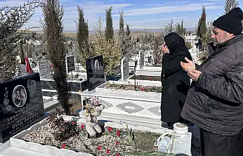 Anne Kızına, Baba Oğluna Sarılı Defnedildi