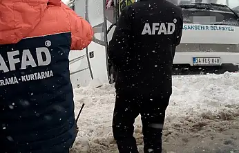 Cenaze taşıyan minibüs devrildi: 22 yaralı