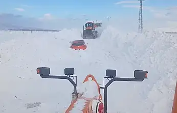 Darende'de Kar Altında Kalan Araçlar Gün Yüzüne Çıktı