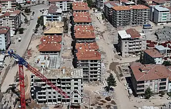 Depremde 35 kişinin hayatını kaybettiği Velioğlu Apartmanı ve Meral İş Hanı davalarında karar