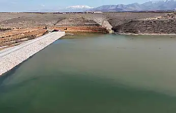 Doluluk oranı maksimum seviyeye ulaşan Sultansuyu Barajı'nda kapak açıldı