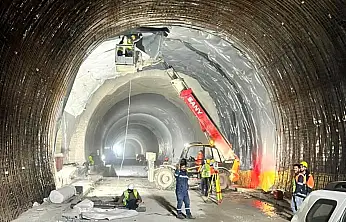 Erkenek Tüneli'nde Tadilat Çalışmaları Sürüyor