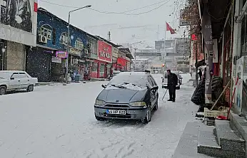 Malatya'da kar yağışı etkili oluyor
