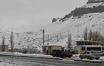 Malatya'da sağanak ve kar yağışı etkili oluyor